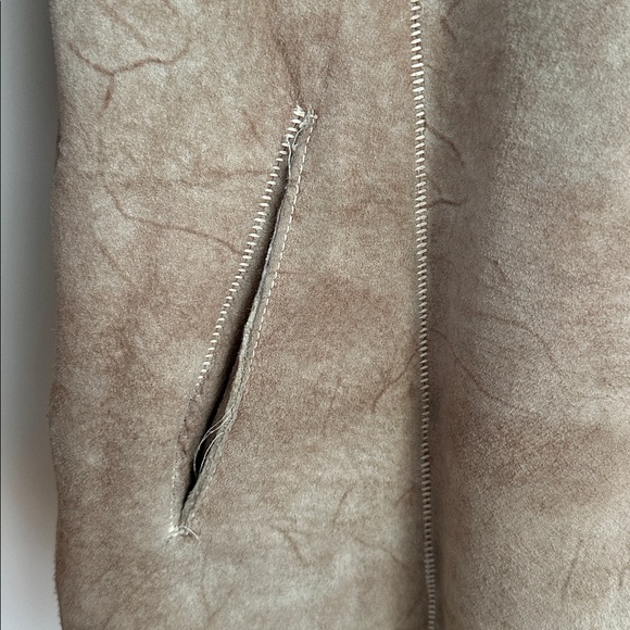 Vintage Guess Women's Teddy Jacket - Picture 3 of 11